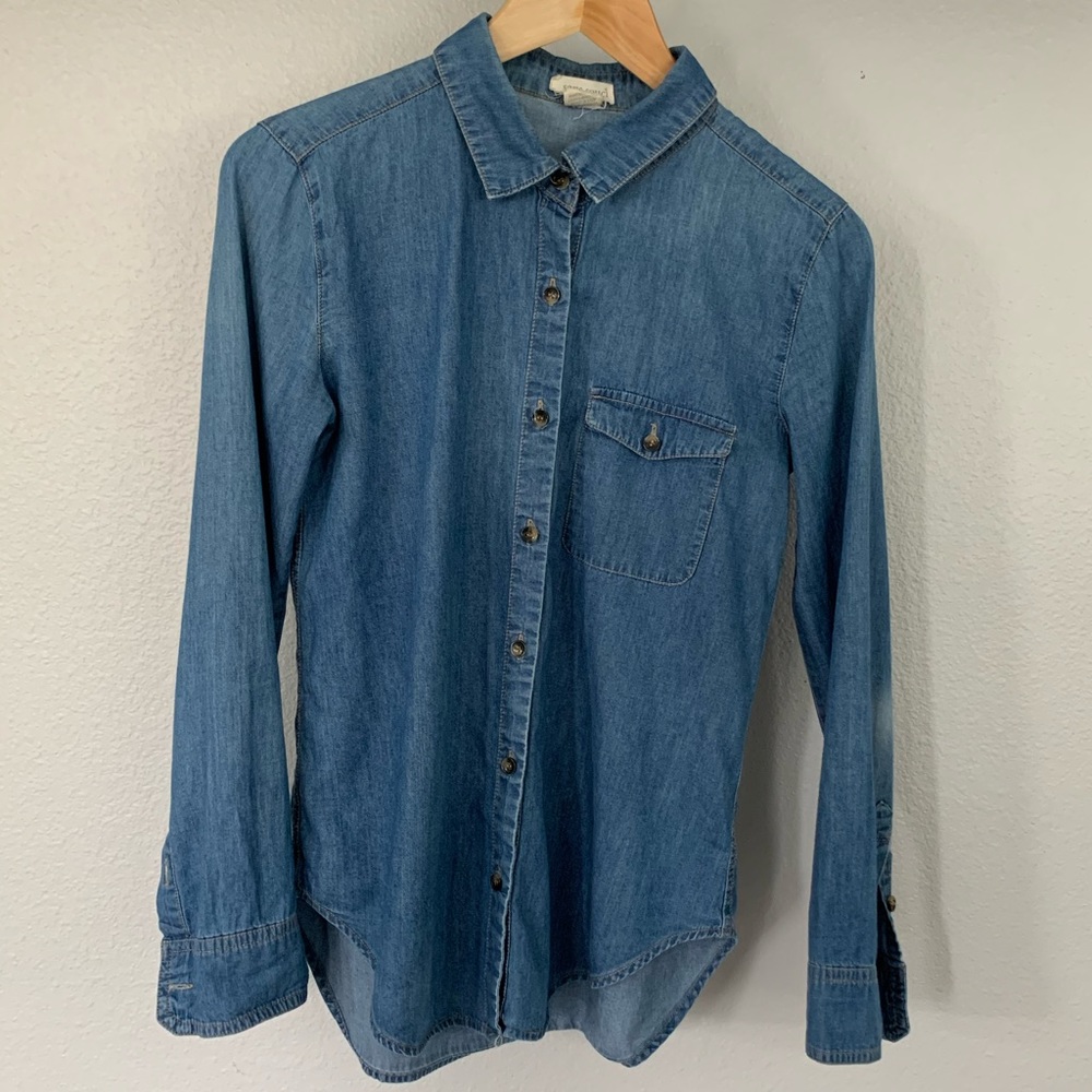 Sans Souci Distressed Denim Button Down w Pocket S